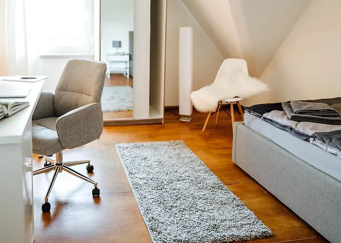 Zimmer In Ruhiger Lage 150M Zur Ta